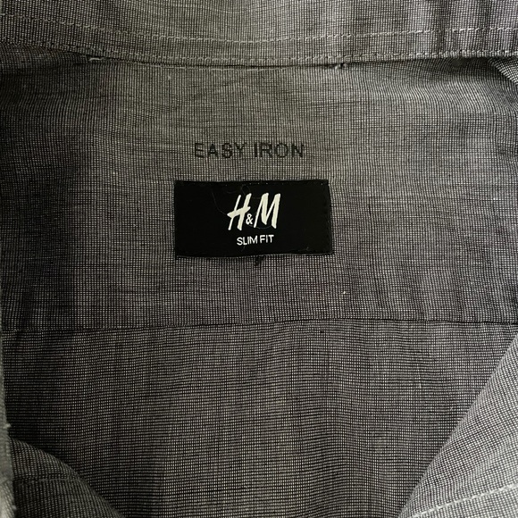 H&M gray button down shirt - Picture 2 of 6